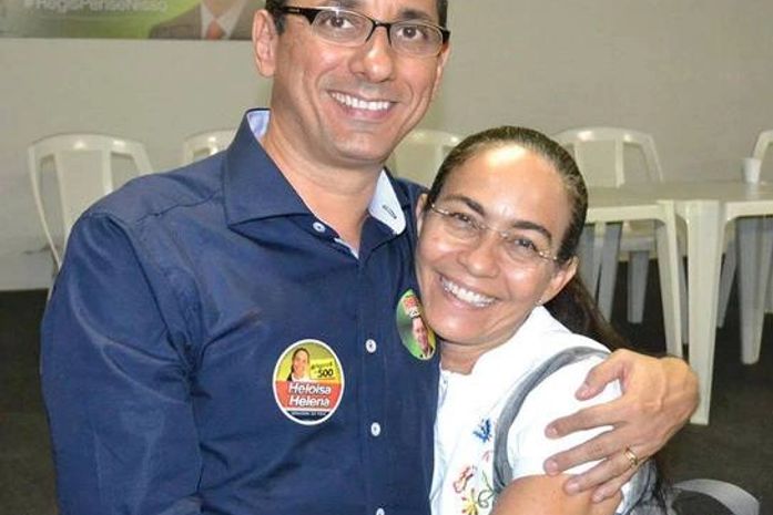 Marcio Henrique abrançando Heloisa