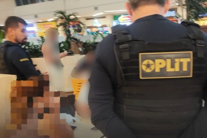 Mulher é presa em shopping de Maceió após tentar cobrar R$ 500 para devolver celular furtado