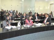 Deputados debatem em plenário 