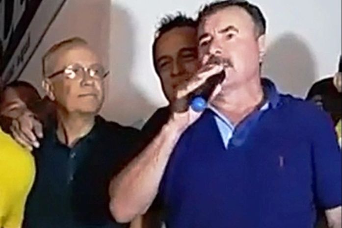 Cícero Almeida durante o discurso