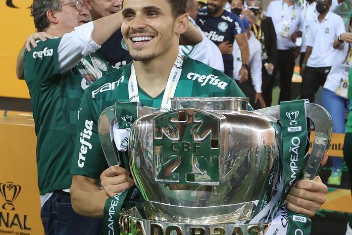 Raphael Veiga é escolhido como Melhor Jogador da Copa do Brasil 2020