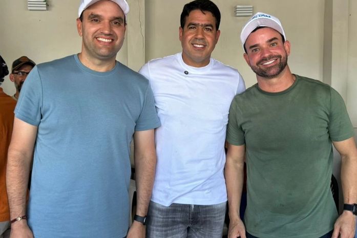 Vice-prefeito de Monteirópolis participa de adesivaço em apoio à pré-candidatura de Renan Filho ao governo