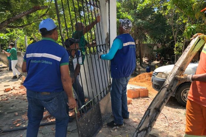 Fiscalização flagra ocupação irregular de área verde na Gruta