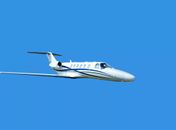 Justiça e política voam de jatinho particular