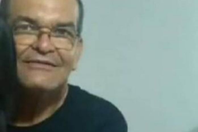 Seu Marcos; 31 anos atuando como professor portando diploma falso