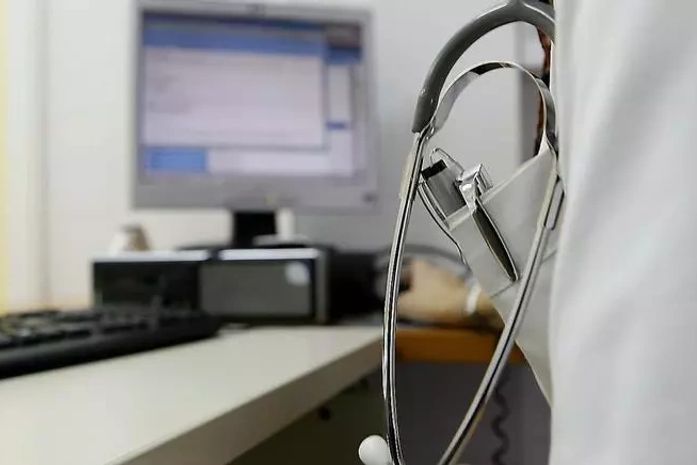 Em novo depoimento, falsa médica que atendia em Maceió confessa que não tem diploma e nem chegou a estudar medicina