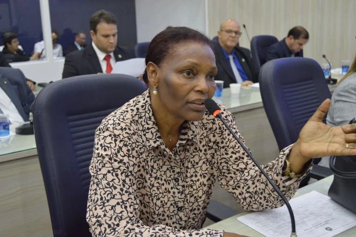 Câmara de Maceió derruba veto e aprova Criação de Carteira de Identificação para Autista proposta por Fátima Santiago