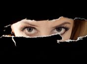 Projetos endurecem punição para a prática de stalking, a perseguição obsessiva