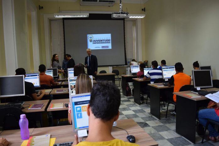 ALE lança edital para contratação de professores para a Escola Legislativa