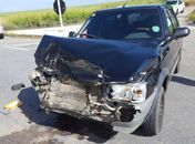 Oficial de justiça tem carro roubado, fica refém dos criminosos e é liberado após colisão