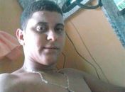 Fabiano de Oliveira Lima, de 29 anos, está foragido