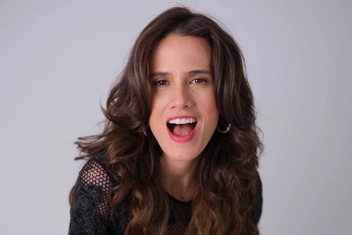Ana Cañas e May Honorato são as atrações de setembro do Projeto Seis & Meia