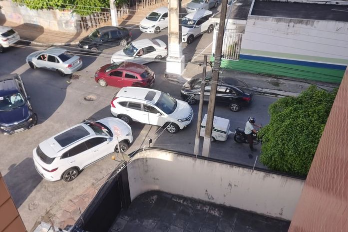 Mangabeiras e Jatiúca: motoristas enfrentam dificuldades de mobilidade devido a bloqueio total de vias; veja vídeo
