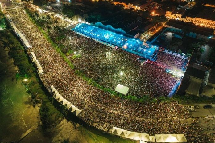 Segunda noite do São João de Maceió reuniu 100 mil pessoas
