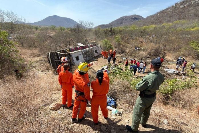 Sobe para 16 o número de vítimas do acidente com ônibus de romeiros no Sertão de Alagoas; todas foram identificadas