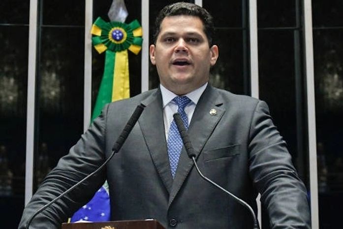 Alcolumbre diz que Corregedoria “está à disposição” para receber denúncia contra Renan