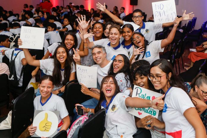 Rafael Brito impulsiona preparação de alunos da rede pública com aulões do Enem