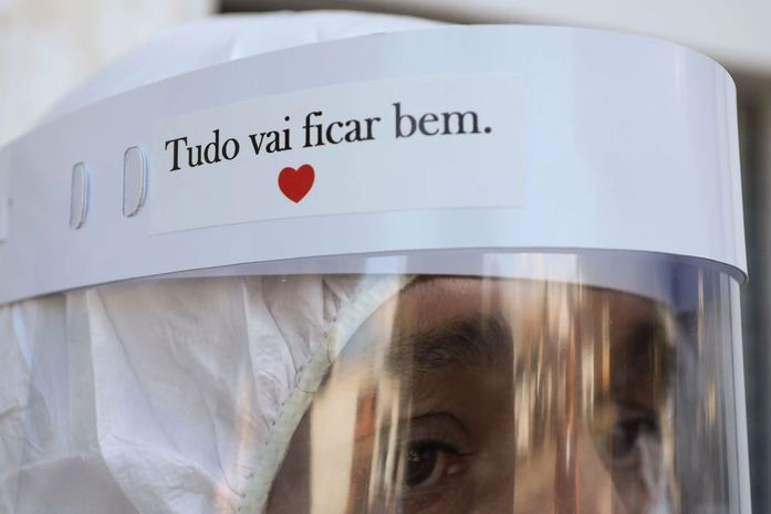 Brasil registra 105 mil casos e 7,2 mil mortes por novo coronavírus