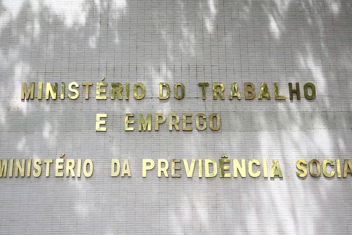 Prazo para divulgar relatório de transparência salarial acaba hoje