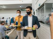 Em visita ao Restaurante Popular de Maceió, prefeito JHC e anuncia ampliação da capacidade