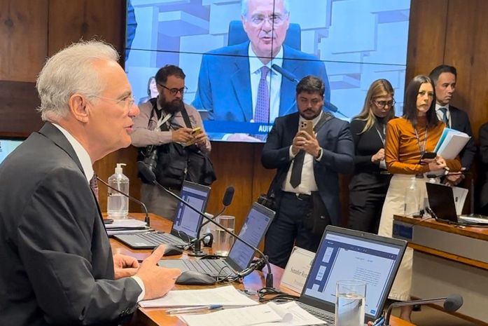 Renan Calheiros elogia projeto de Eudócia Caldas no Senado