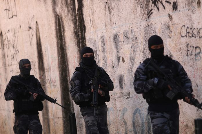 Do Esquadrão da Morte às milícias, extrema direita sempre operou ao lado do crime