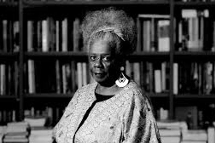 Todos os alunos pobres e eu sempre ficávamos alocados nas classes do porão do prédio. Porões da escola, porões dos navios-diz Conceição Evaristo.