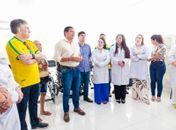 Humanização: prefeito Júlio Cezar entrega aparelhos ortopédicos para pacientes do Credefipi
