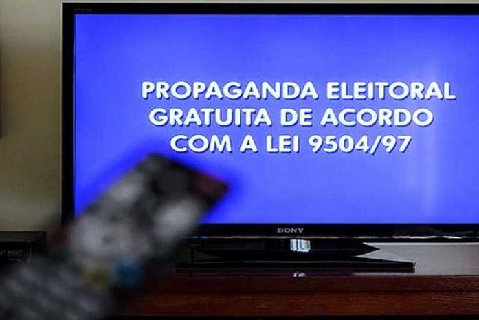 Candidatos ao Senado deixam amizade do lado e partem para os chutes na "canela"