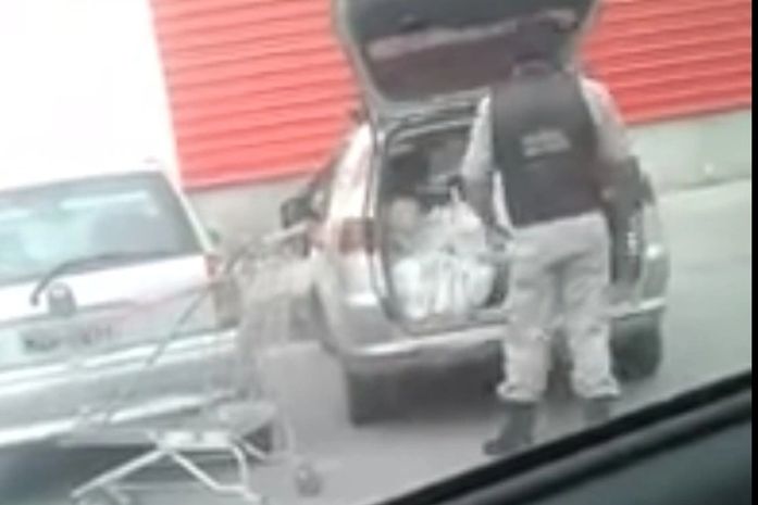 Militar utilizou viatura para transportar feira