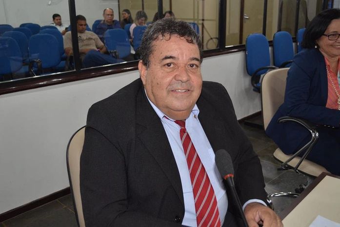 "Estou sendo tratado como Xuxa pelo prefeito Júlio Cezar, só tchau tchau" desabafa vereador