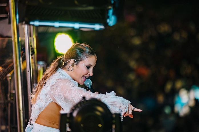 Com segurança e “bagunça” organizada, Arapiraca inicia os 101 anos com Cláudia Leitte na Marginal do Riacho Piauí