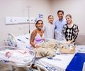 Prefeito Rodrigo Cunha homenageia mães no Hospital da Cidade e destaca avanços para as mulheres