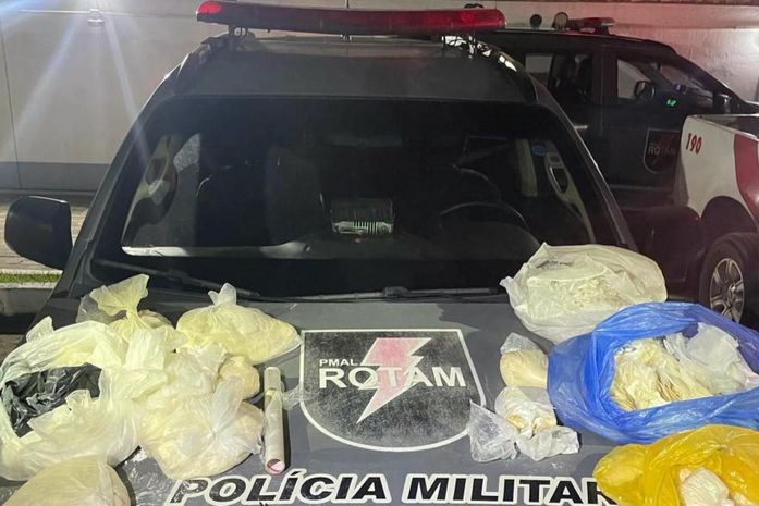 Força Tarefa apreende arma e mais de 2kg de cocaína em abordagem no Virgem dos Pobres II