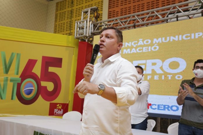 Candidato a prefeito de Maceió escreve carta aberta à vice