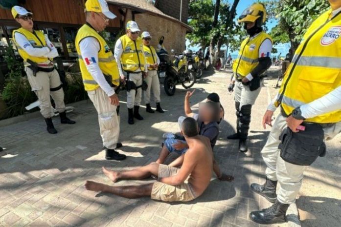 Calote e agressão: confusão em barraca de praia termina com três turistas estrangeiros conduzidos à polícia em Maceió