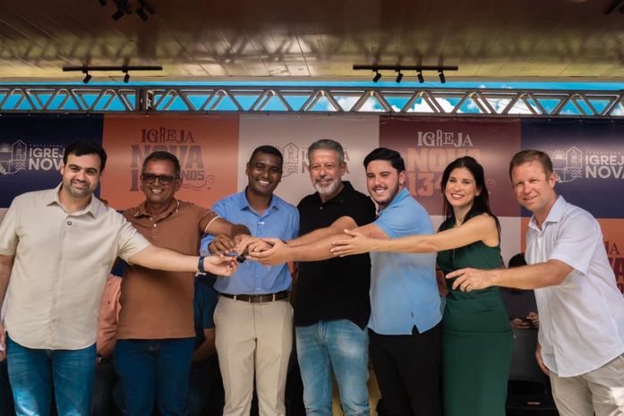 Em Igreja Nova, Arthur Lira entrega retroescavadeira anfíbia e fortalece perímetros irrigados do São Francisco