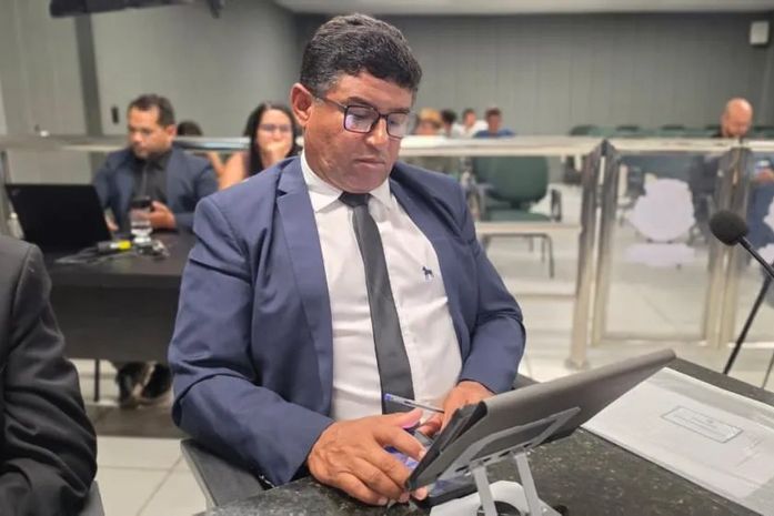 Sérgio do Sindicato solicita construção de praça ao lado de escola no bairro Planalto