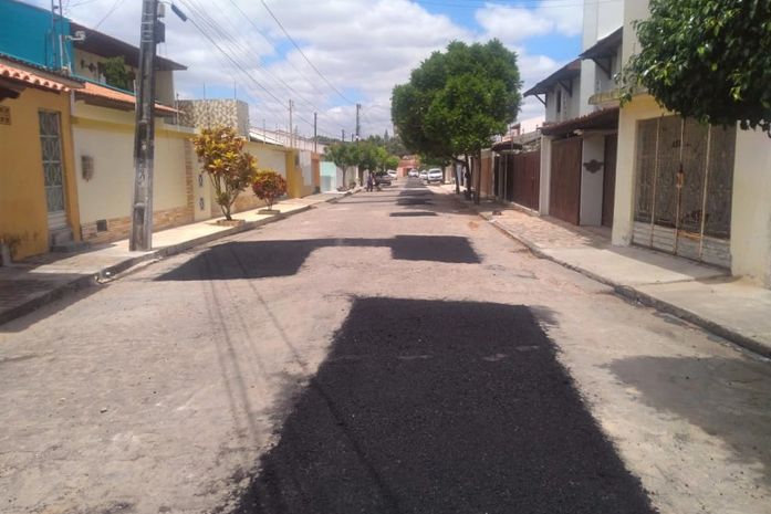 Bairros de Arapiraca seguem recebendo serviços de manutenção e limpeza