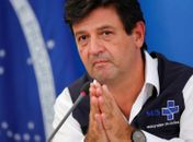 Um médico não abandona o paciente, diz Mandetta sobre deixar a pasta