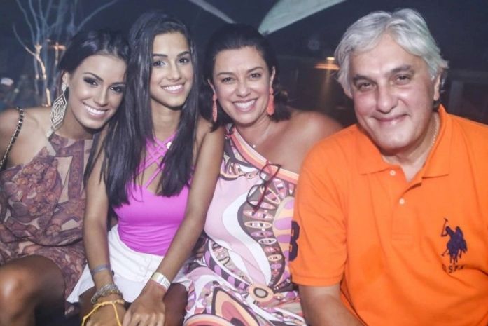 Delcídio, com a esposa e filhas