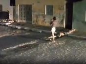 Vídeo flagra momento em que Evilly Soares é abordada com bebê no colo antes de ser sequestrada