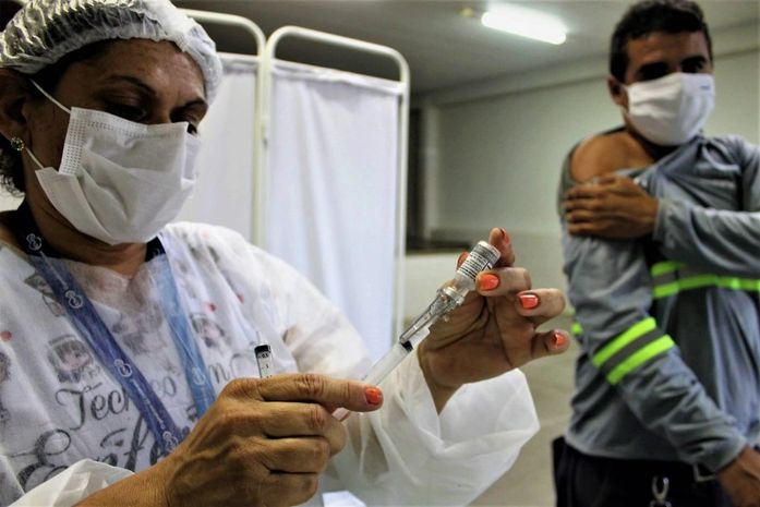 Penedo já vacinou mais de 30% do público-alvo da campanha contra Covid com a 1ª dose