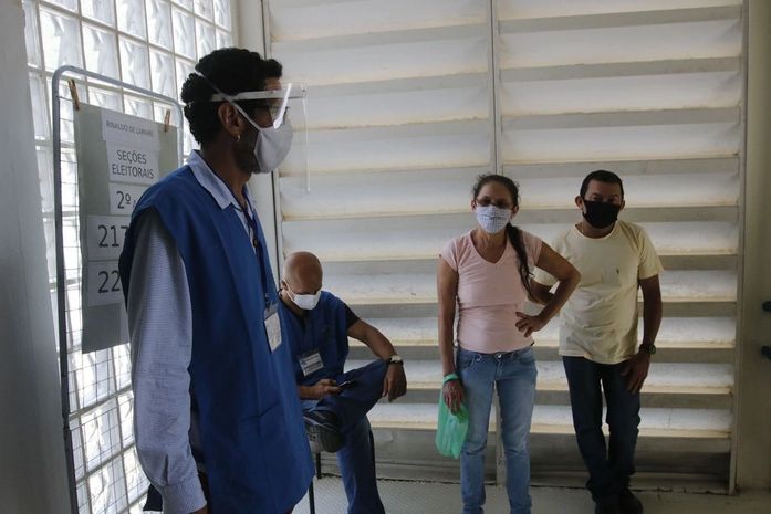 Termina primeiro turno das eleições municipais na maior parte do país