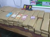 84 tabletes de maconha e R$ 745 em espécie