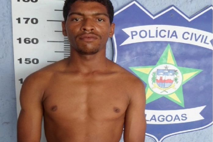 Jovem é preso em flagrante pela Oplit após assalto na Ponta Verde