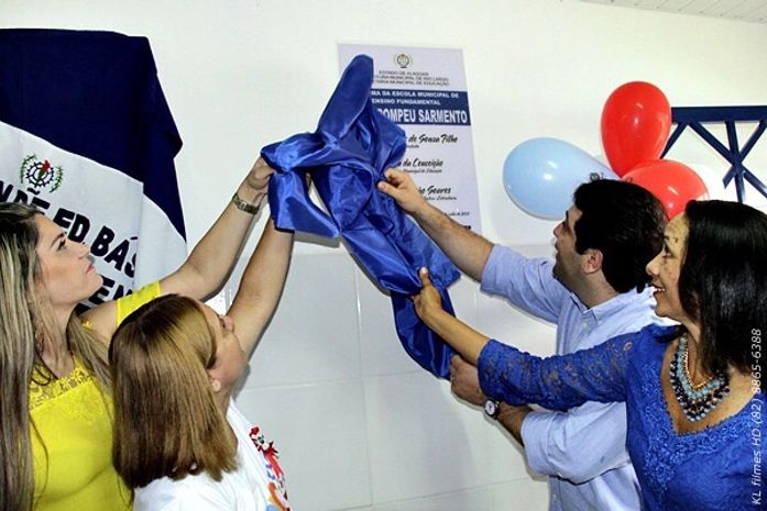 Prefeito Toninho Lins inaugura reforma da escola em Rio Largo
