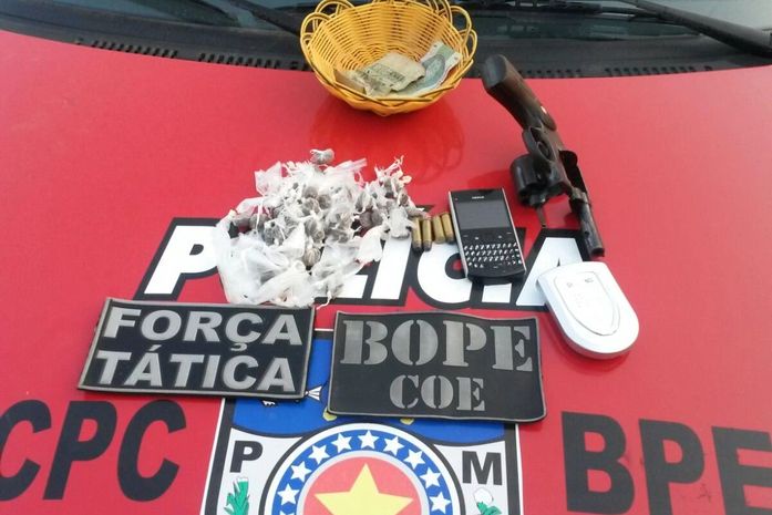 Material foi apreendido com homem, na Grota do Rafael