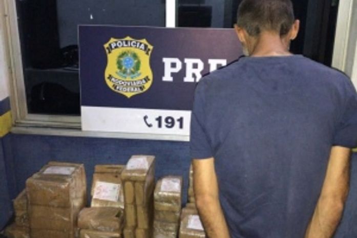 Homem estava transportando 50 quilos de drogas