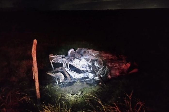 Capotamento seguido de incêndio em veículos na AL 101 Sul deixa três pessoas mortas; veja vídeo